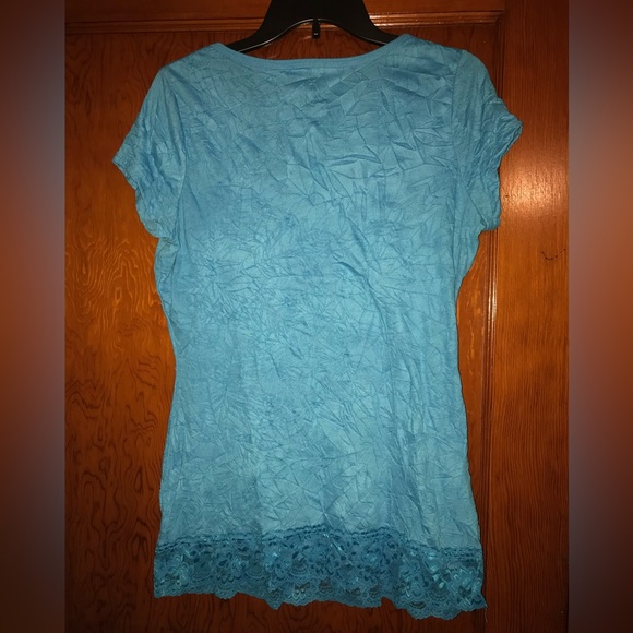 Not your basic tee - Picture 4 of 4